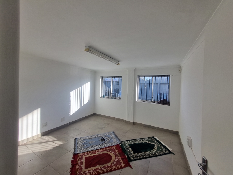 To Let commercial Property for Rent in Okavango Park Western Cape
